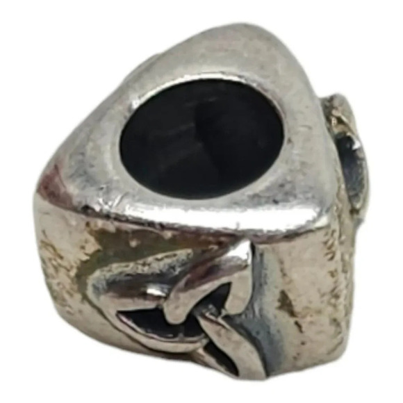 Tara’s Diary Initial V Bead Made in Ireland Sterling NOS Celtic Trinity Knot - Picture 3 of 4